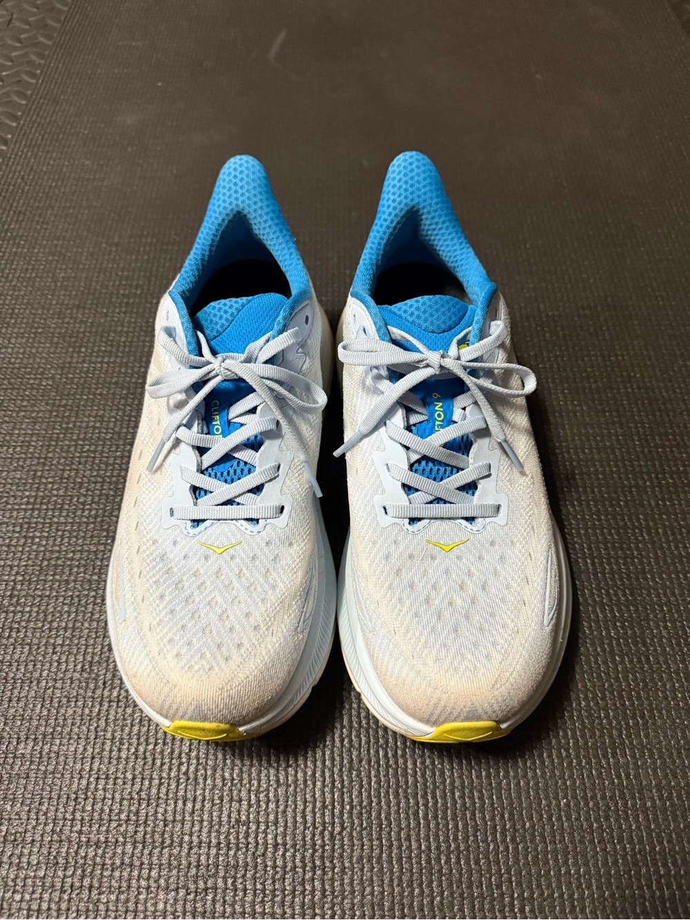 Hoka - Clifton 9 Men’s Size 8 Wide (Light Blue)